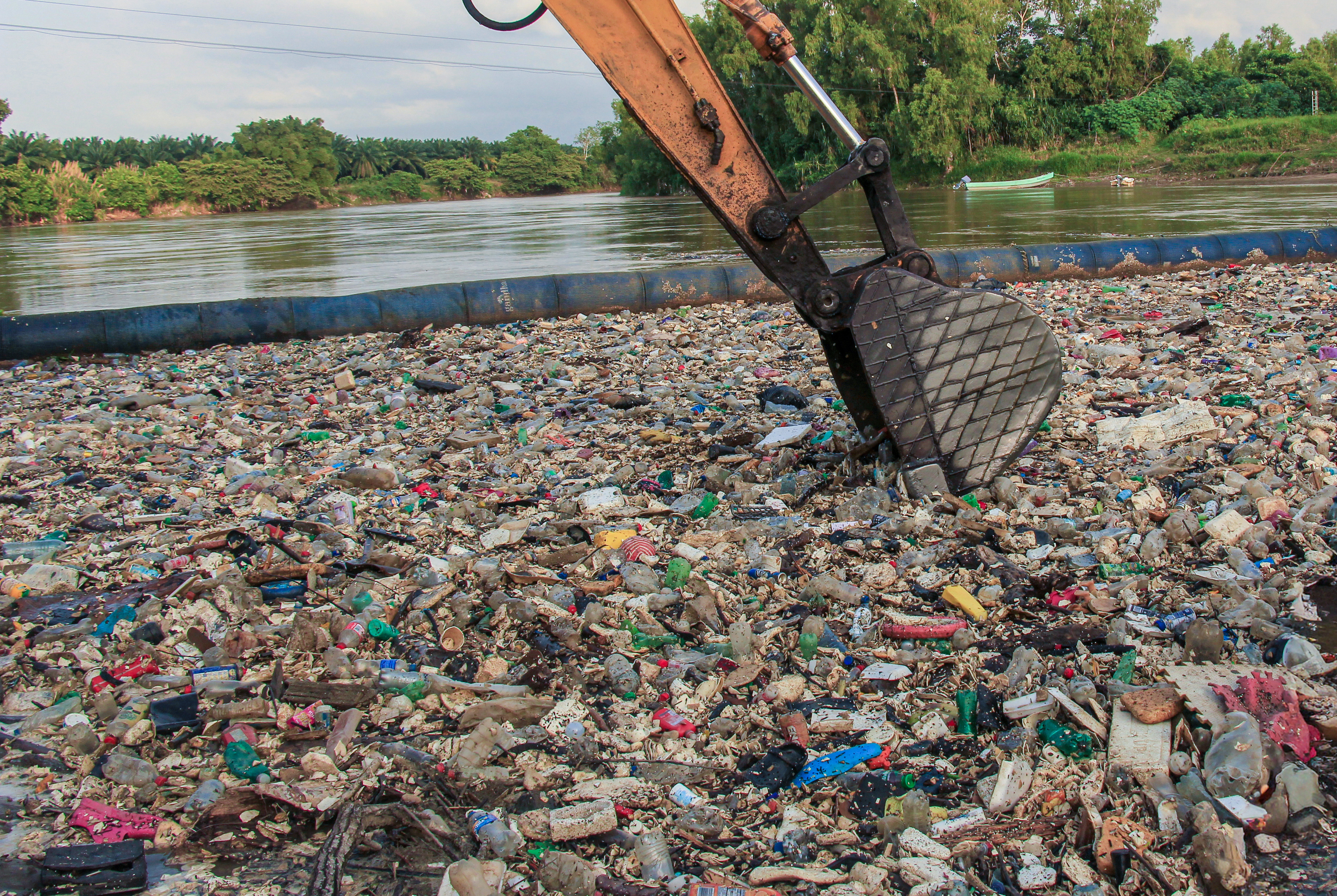 Plastic pollution in the Motagua River, Guatemala